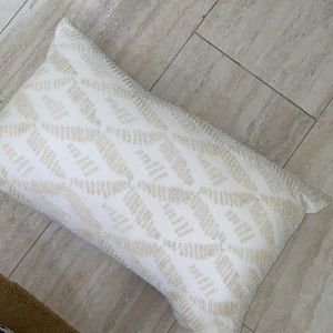 NWT Hotel Collection accent pillow